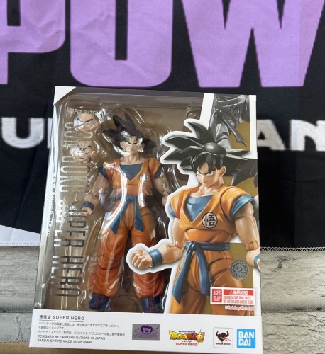DRAGON BALL Z - Son Goku Super Hero - Figure S.H. Figuarts 14cm